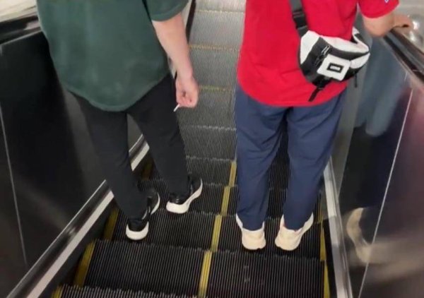 策略操盘 女子制止两男子地铁站内吸烟反遭掌掴，当事女子再发声，官方通报：双方自愿前提下相互道歉
